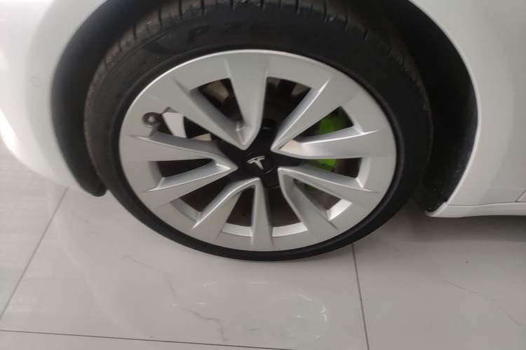 Used Tesla Model 3 2022 Rear-Wheel-Drive Version Left Front Wheel Hub