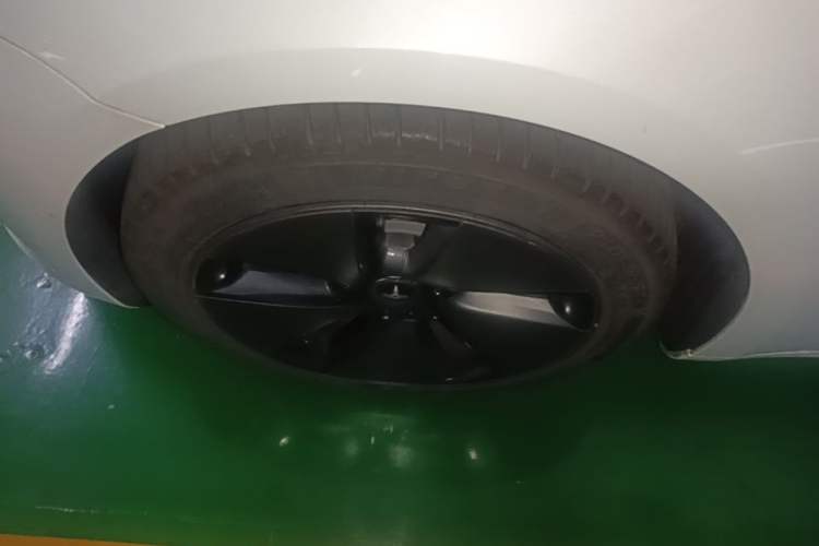 Used Tesla Model 3 2022 Rear-Wheel-Drive Version Left Front Wheel Hub