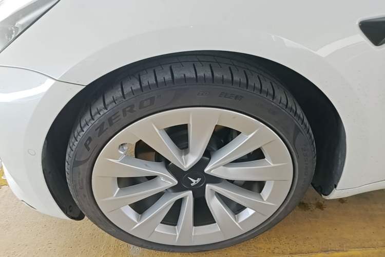 Used Tesla Model 3 2022 Rear-Wheel-Drive Version Left Front Wheel Hub
