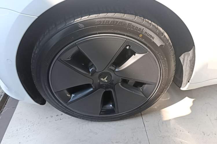 Used Tesla Model 3 2022 Rear-Wheel-Drive Version Left Front Wheel Hub