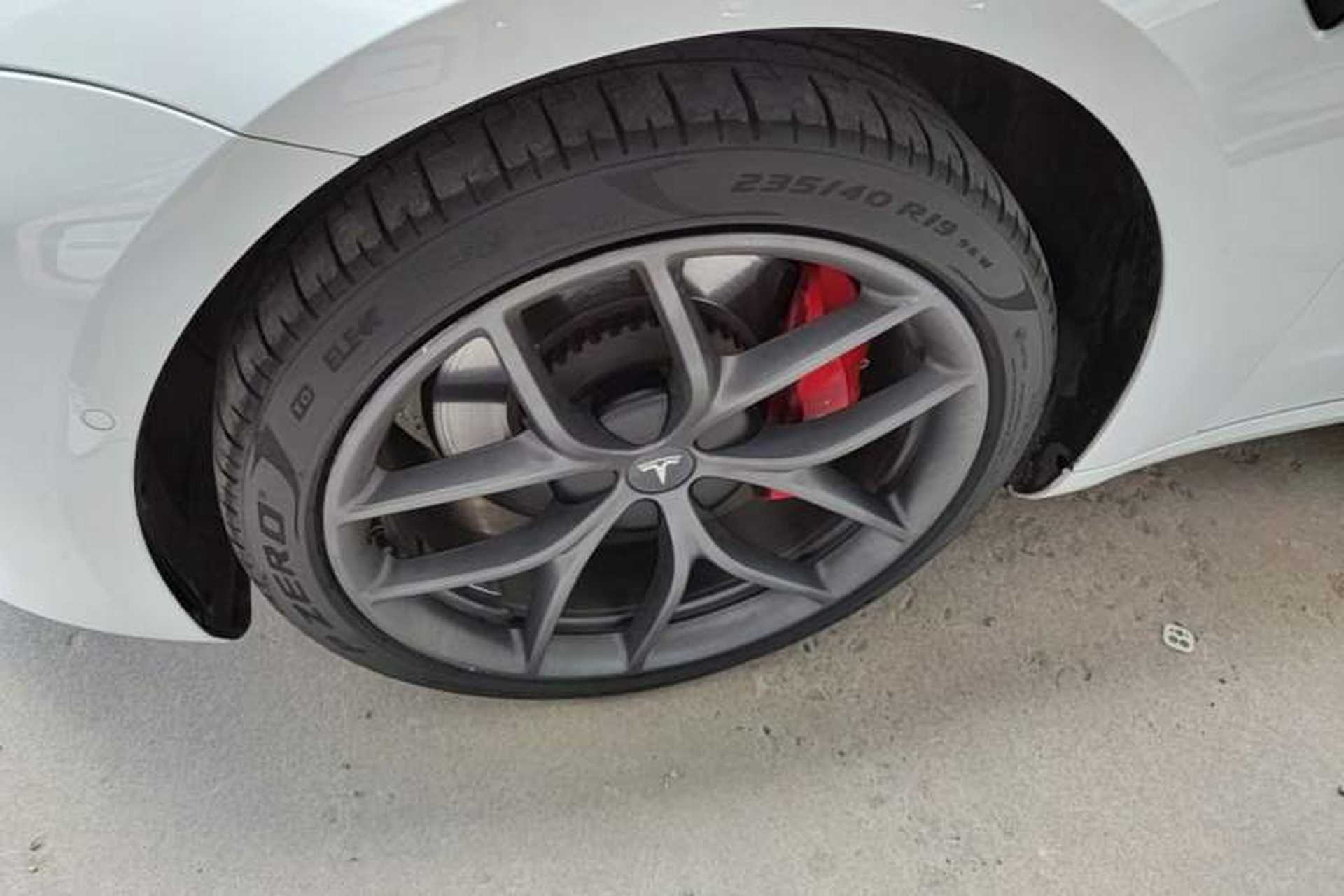 Used Tesla Model 3 2022 Performance High-Performance All-Wheel-Drive Version Left Front Wheel Hub