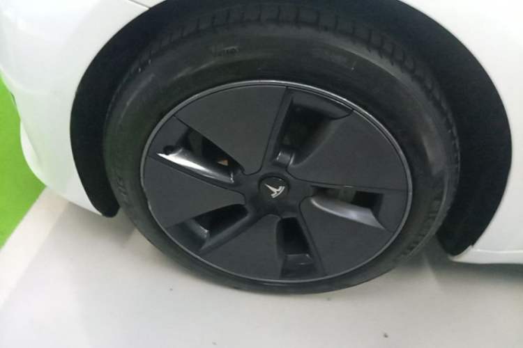Used Tesla Model 3 2022 Rear-Wheel-Drive Version Left Front Wheel Hub