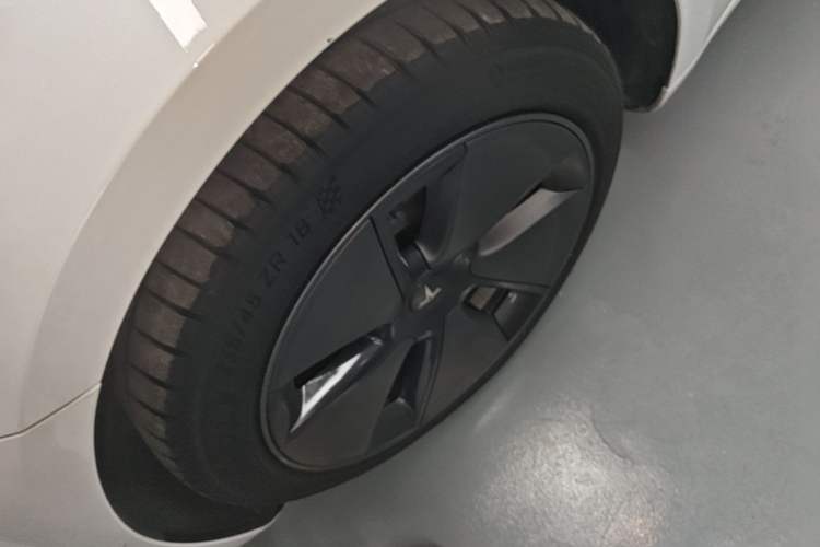 Used Tesla Model 3 2022 Rear-Wheel-Drive Version Left Front Wheel Hub