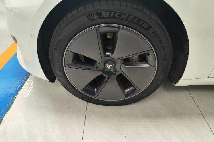 Used Tesla Model 3 2022 Rear-Wheel-Drive Version Left Front Wheel Hub