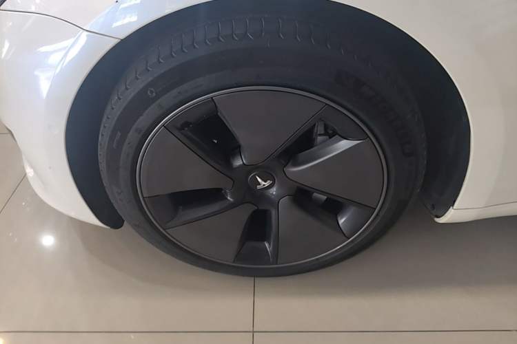 Used Tesla Model 3 2022 Rear-Wheel-Drive Version Left Front Wheel Hub