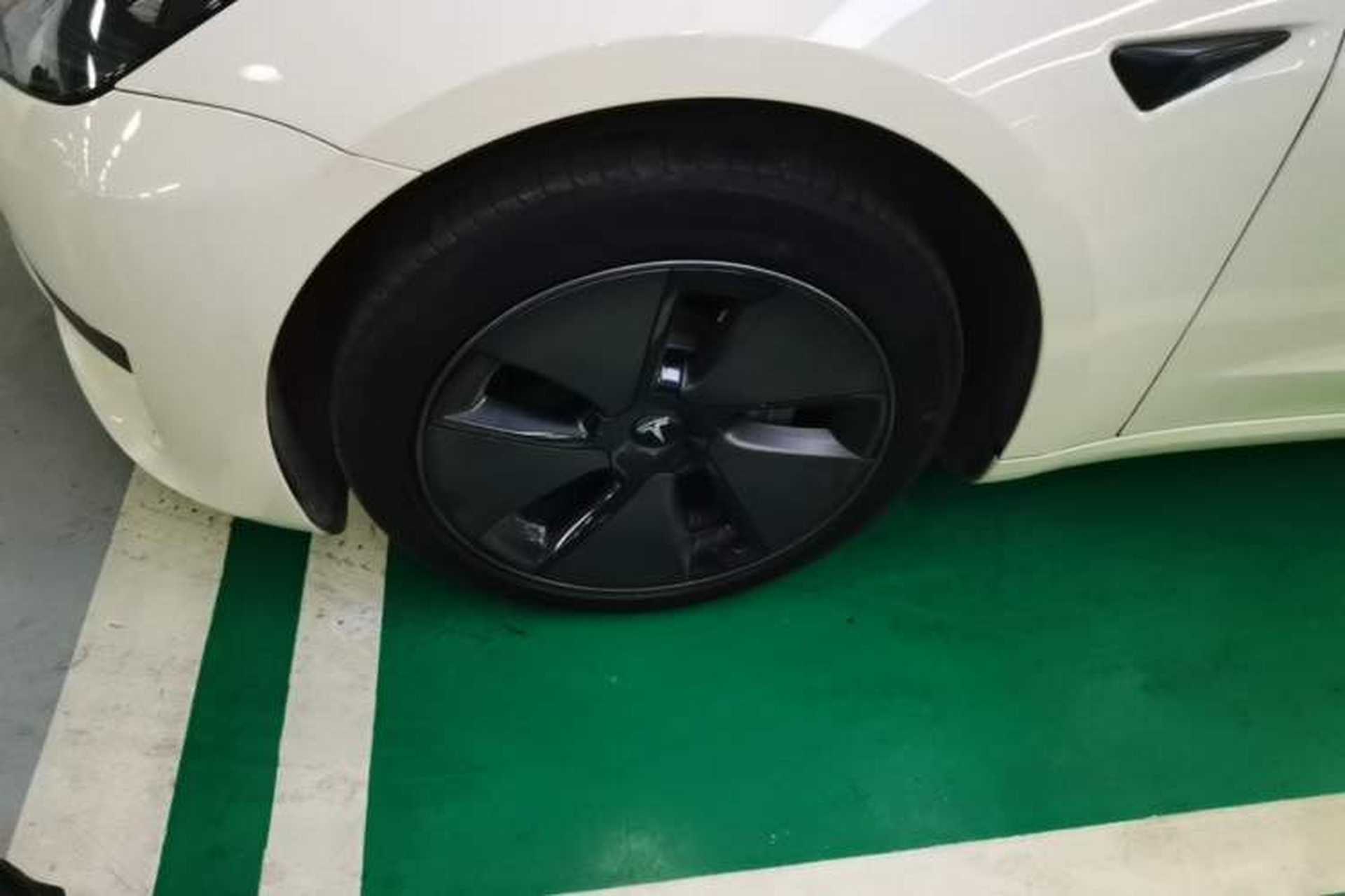 Used Tesla Model 3 2022 Rear-Wheel-Drive Version Left Front Wheel Hub