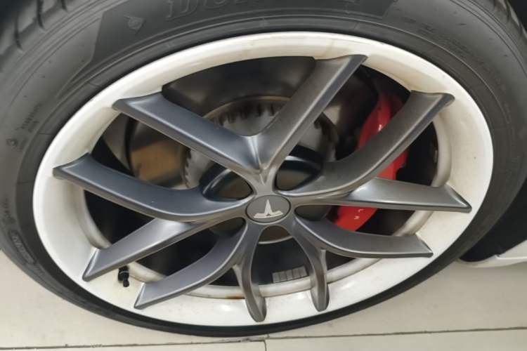 Used Tesla Model 3 2022 Performance High-Performance All-Wheel-Drive Version Left Front Wheel Hub