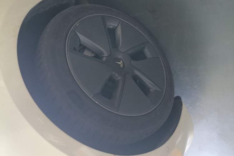 Used Tesla Model 3 2022 Rear-Wheel-Drive Version Left Front Wheel Hub