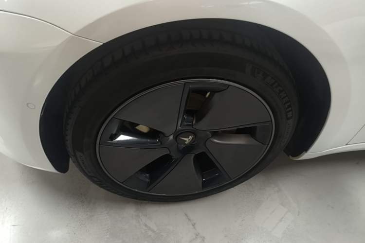 Used Tesla Model 3 2022 Rear-Wheel-Drive Version Left Front Wheel Hub