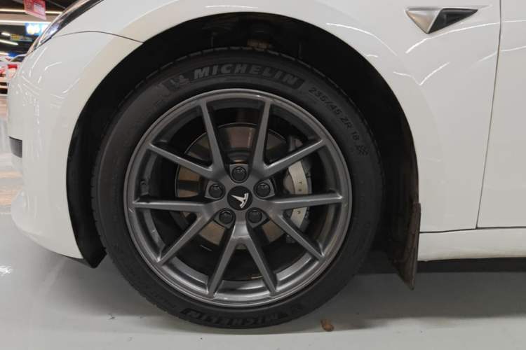 Used Tesla Model 3 2022 Rear-Wheel-Drive Version Left Front Wheel Hub