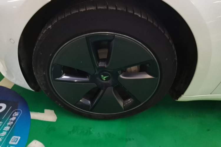 Used Tesla Model 3 2022 Rear-Wheel-Drive Version Left Front Wheel Hub