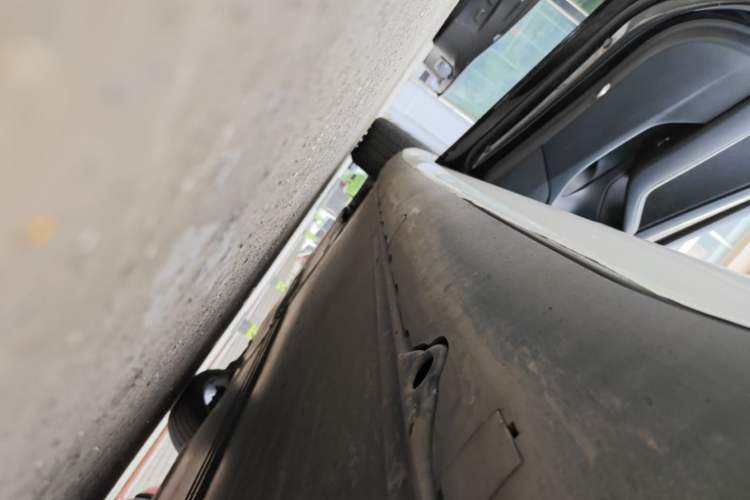 Used Tesla Model 3 2022 Performance High-Performance All-Wheel-Drive Version Left Side Sill