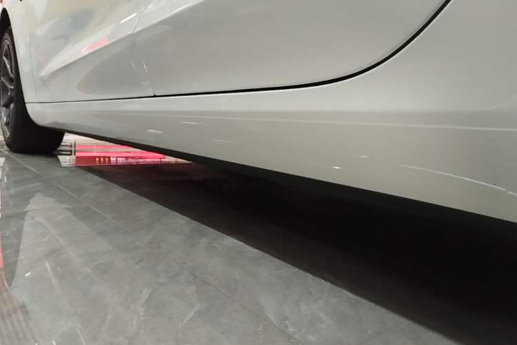 Used Tesla Model 3 2022 Rear-Wheel-Drive Version Left Side Sill
