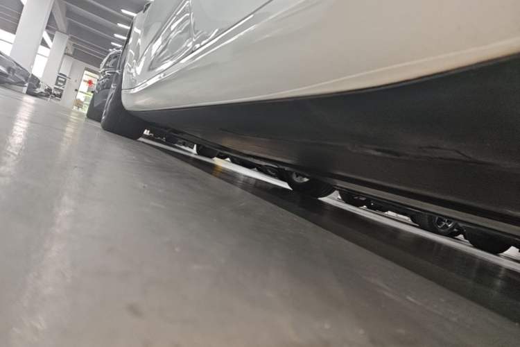 Used Tesla Model 3 2022 Performance High-Performance All-Wheel-Drive Version Left Side Sill