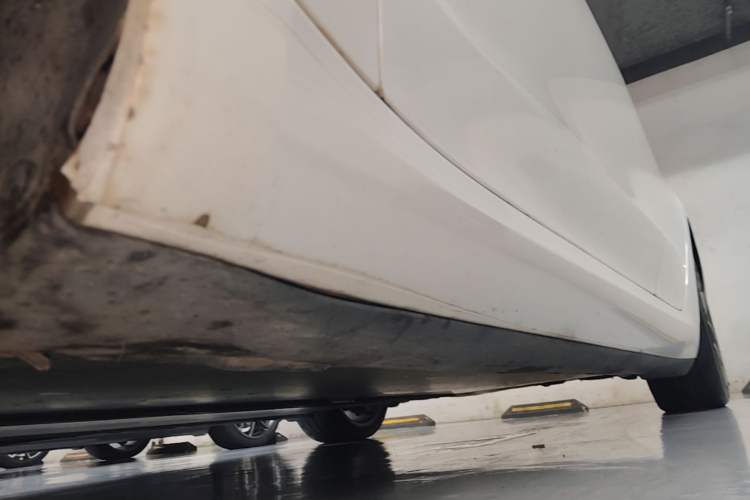Used Tesla Model 3 2022 Performance High-Performance All-Wheel-Drive Version Left Side Sill