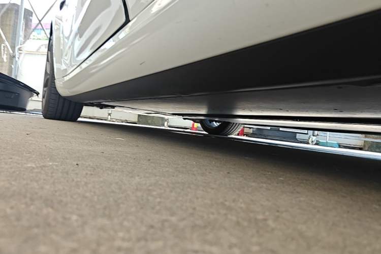 Used Tesla Model 3 2022 Performance High-Performance All-Wheel-Drive Version Left Side Sill