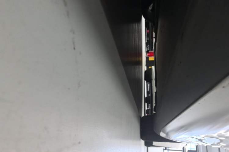 Used Tesla Model 3 2022 Performance High-Performance All-Wheel-Drive Version Left Side Sill