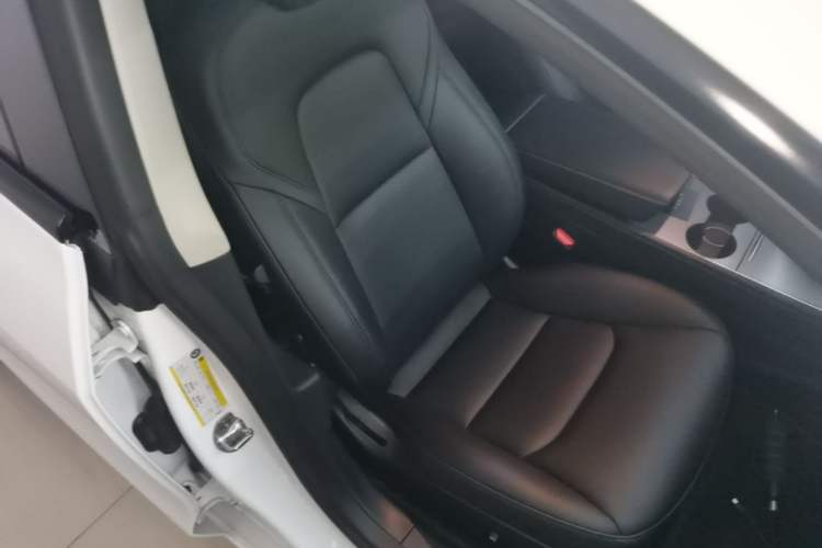 Used Tesla Model 3 2022 Rear-Wheel-Drive Version Right Front Seat