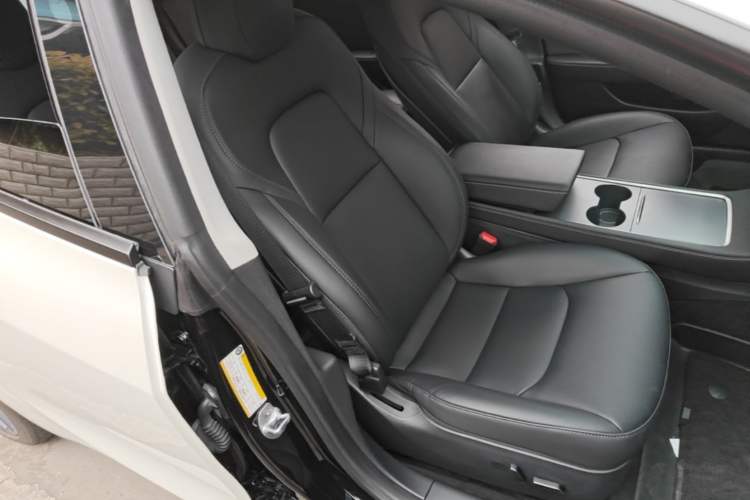 Used Tesla Model 3 2022 Performance High-Performance All-Wheel-Drive Version Right Front Seat