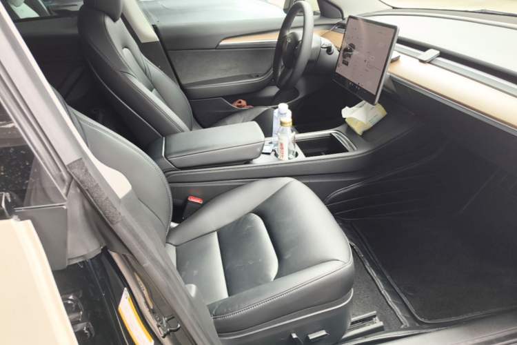 Used Tesla Model 3 2022 Rear-Wheel-Drive Version Right Front Seat