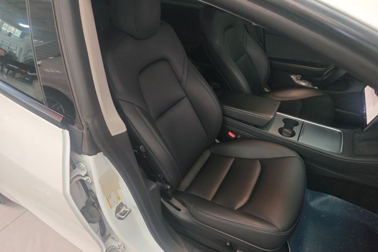 Used Tesla Model 3 2022 Rear-Wheel-Drive Version Right Front Seat