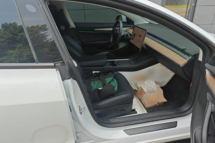 Used Tesla Model 3 2022 Rear-Wheel-Drive Version Right Front Seat
