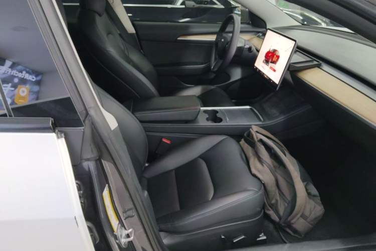 Used Tesla Model 3 2022 Performance High-Performance All-Wheel-Drive Version Right Front Seat