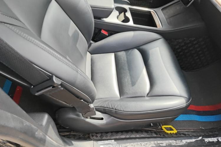 Used Tesla Model 3 2022 Rear-Wheel-Drive Version Right Front Seat