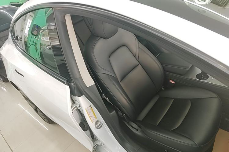 Used Tesla Model 3 2022 Rear-Wheel-Drive Version Right Front Seat