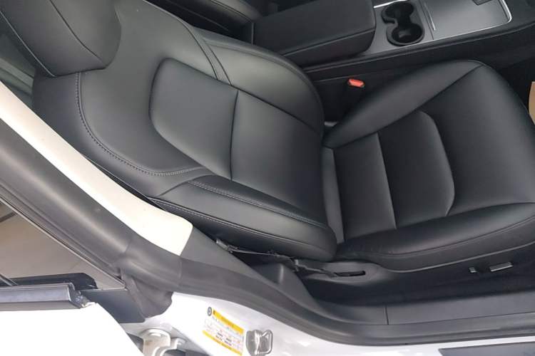 Used Tesla Model 3 2022 Rear-Wheel-Drive Version Right Front Seat