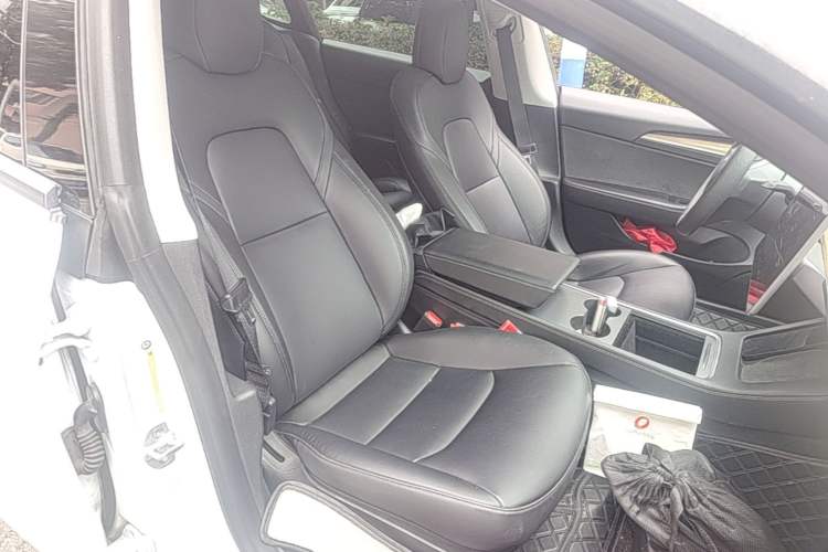 Used Tesla Model 3 2022 Rear-Wheel-Drive Version Right Front Seat