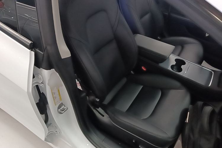 Used Tesla Model 3 2022 Rear-Wheel-Drive Version Right Front Seat