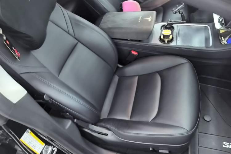 Used Tesla Model 3 2022 Rear-Wheel-Drive Version Right Front Seat