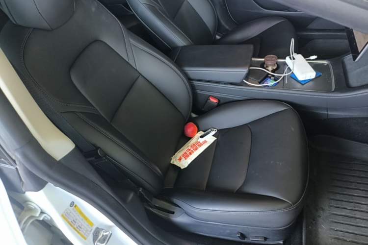 Used Tesla Model 3 2022 Rear-Wheel-Drive Version Right Front Seat