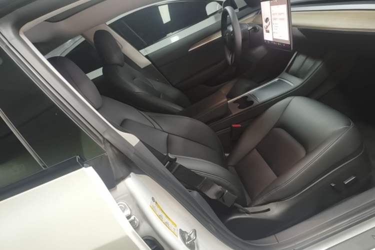 Used Tesla Model 3 2022 Rear-Wheel-Drive Version Right Front Seat