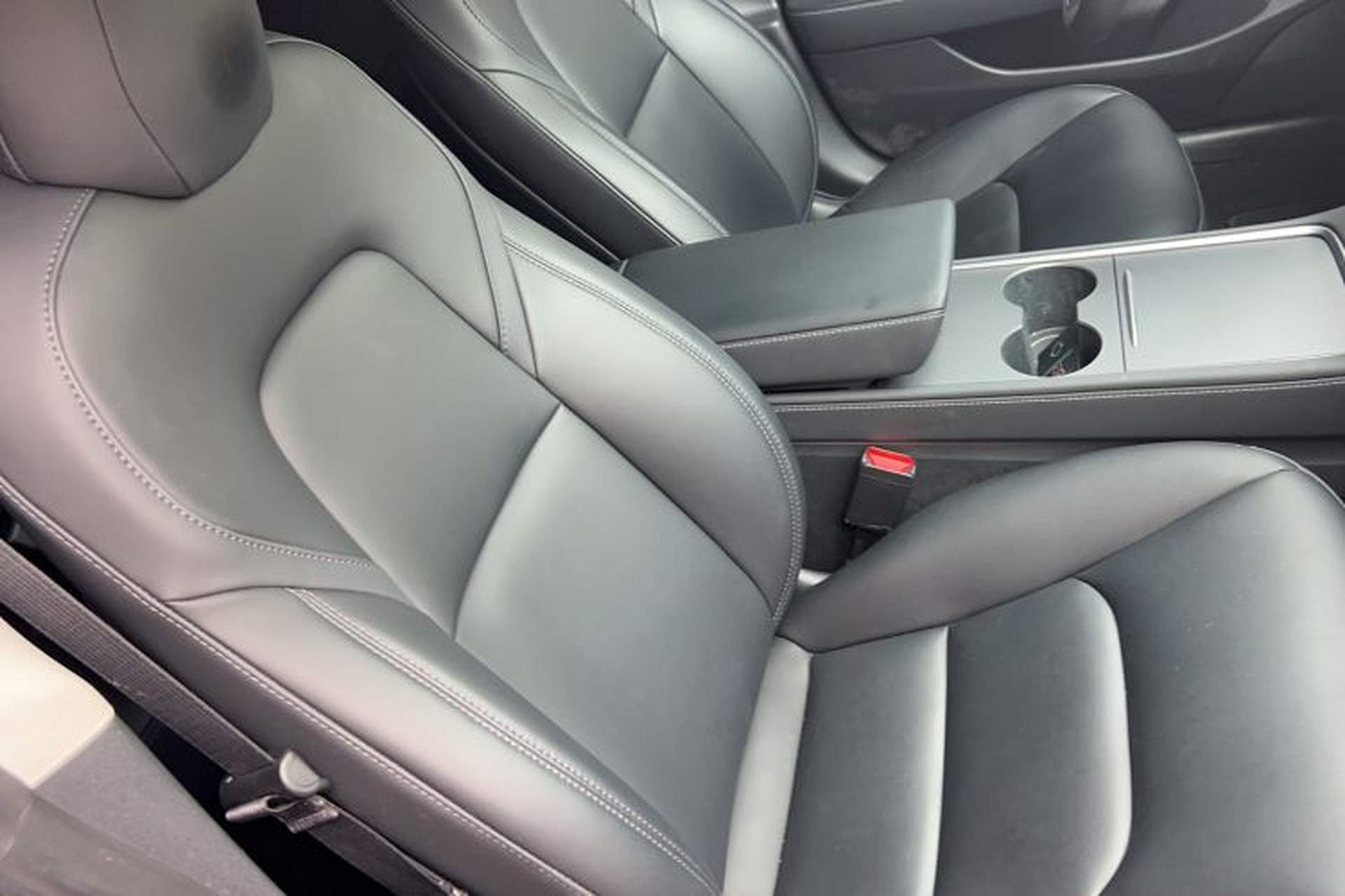 Used Tesla Model 3 2022 Rear-Wheel-Drive Version Right Front Seat