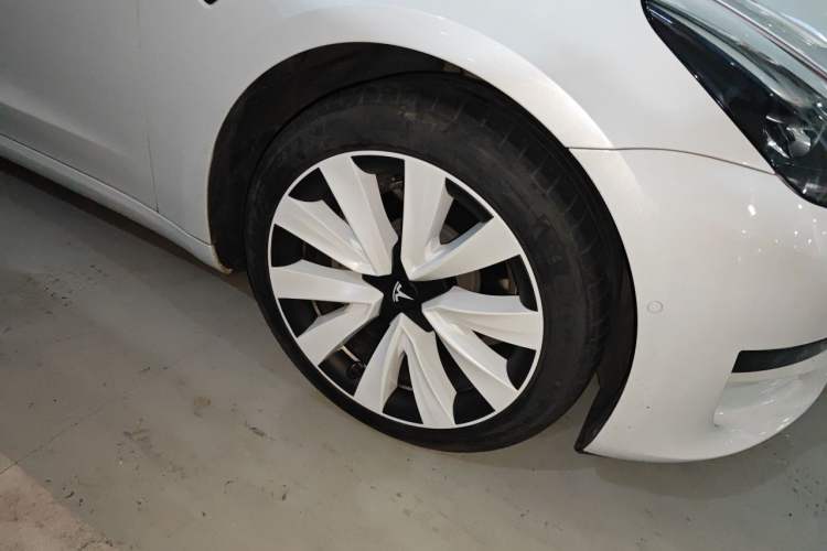 Used Tesla Model 3 2022 Rear-Wheel-Drive Version Right Front Wheel Hub