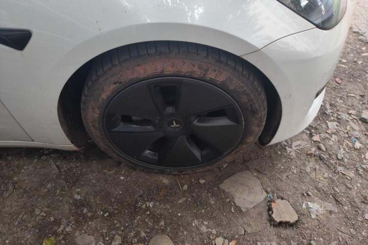 Used Tesla Model 3 2022 Rear-Wheel-Drive Version Right Front Wheel Hub