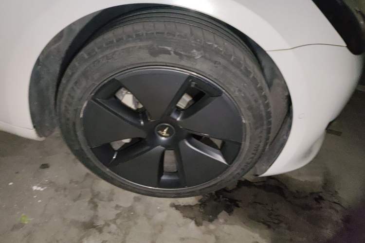 Used Tesla Model 3 2022 Rear-Wheel-Drive Version Right Front Wheel Hub