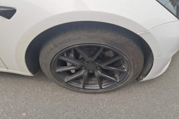 Used Tesla Model 3 2022 Rear-Wheel-Drive Version Right Front Wheel Hub