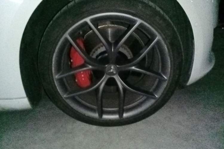 Used Tesla Model 3 2022 Performance High-Performance All-Wheel-Drive Version Right Front Wheel Hub