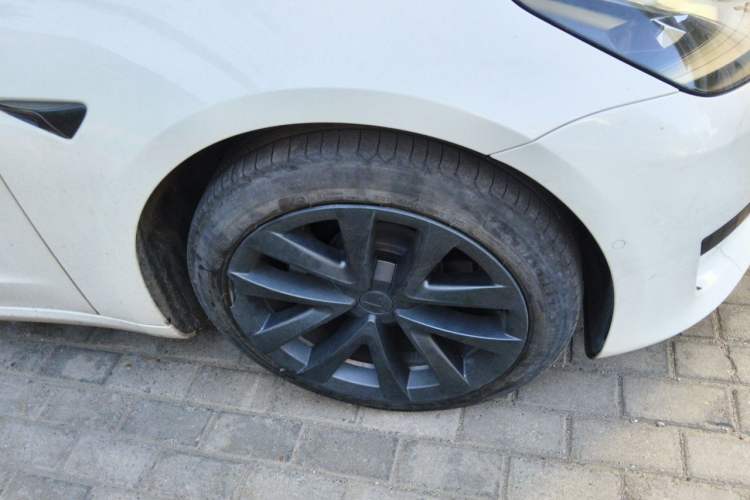 Used Tesla Model 3 2022 Rear-Wheel-Drive Version Right Front Wheel Hub