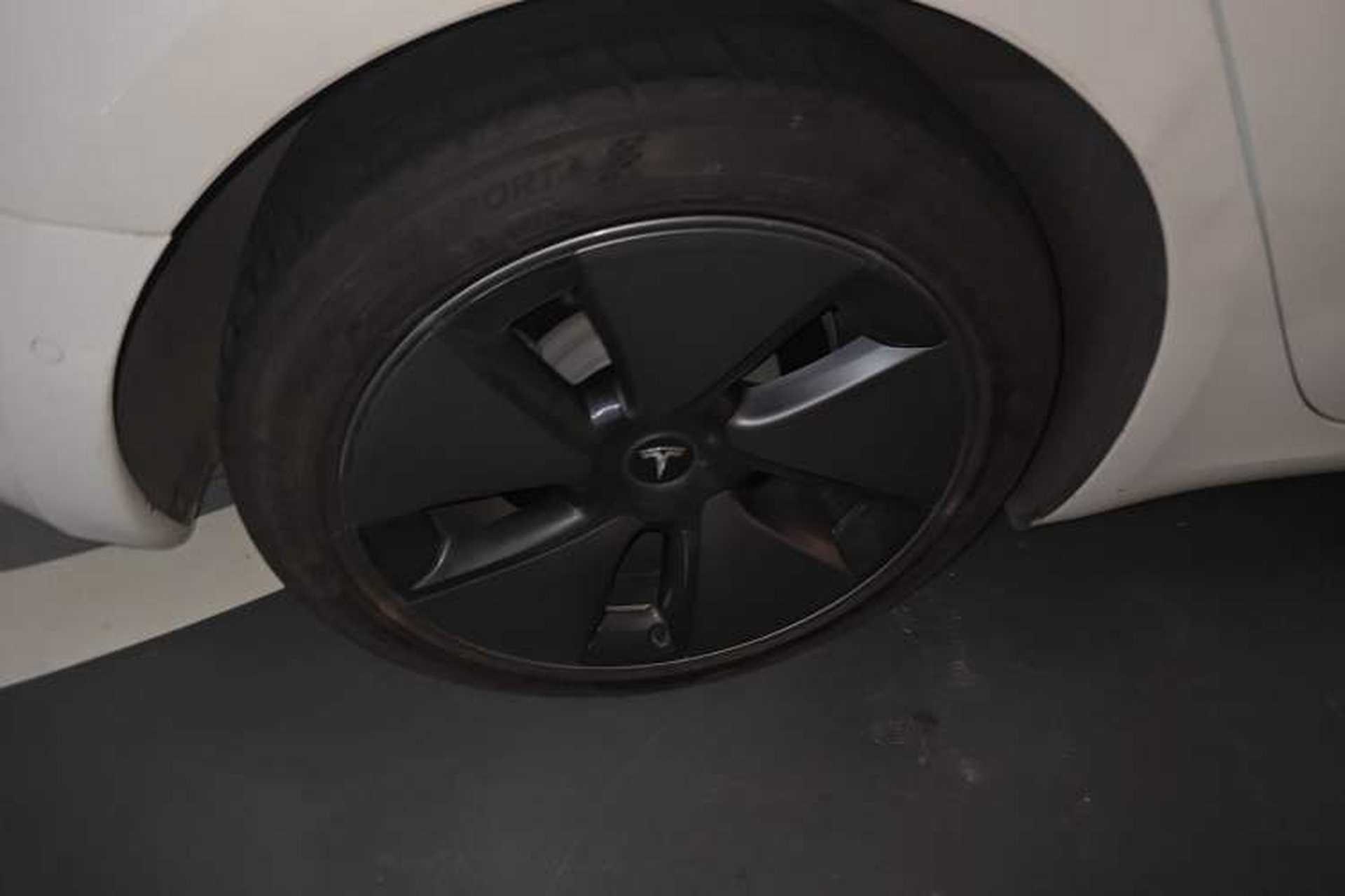 Used Tesla Model 3 2022 Rear-Wheel-Drive Version Right Front Wheel Hub