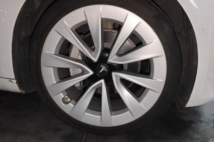 Used Tesla Model 3 2022 Rear-Wheel-Drive Version Right Front Wheel Hub