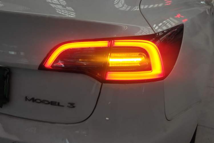 Used Tesla Model 3 2022 Rear-Wheel-Drive Version Right Rear Taillight