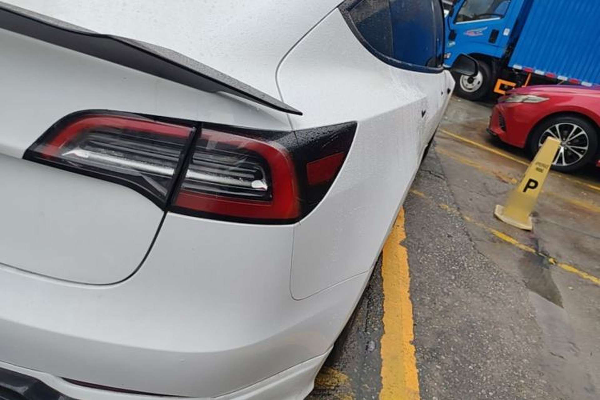 Used Tesla Model 3 2022 Performance High-Performance All-Wheel-Drive Version Right Rear Taillight