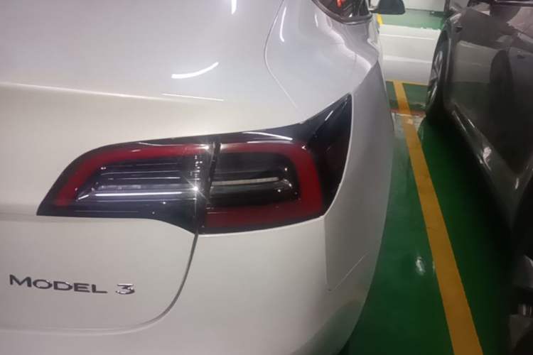 Used Tesla Model 3 2022 Rear-Wheel-Drive Version Right Rear Taillight