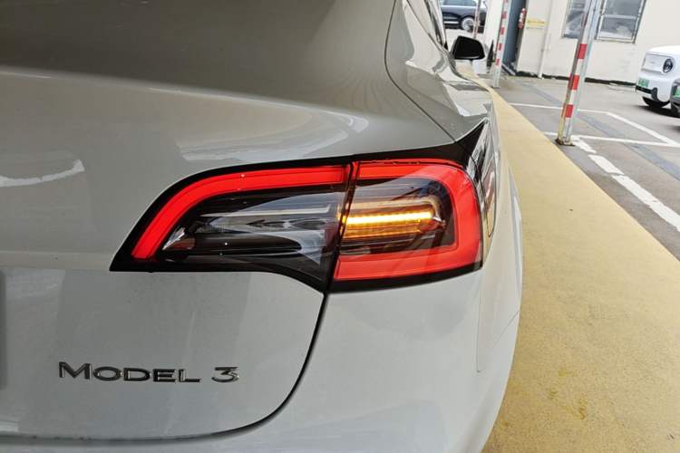 Used Tesla Model 3 2022 Rear-Wheel-Drive Version Right Rear Taillight