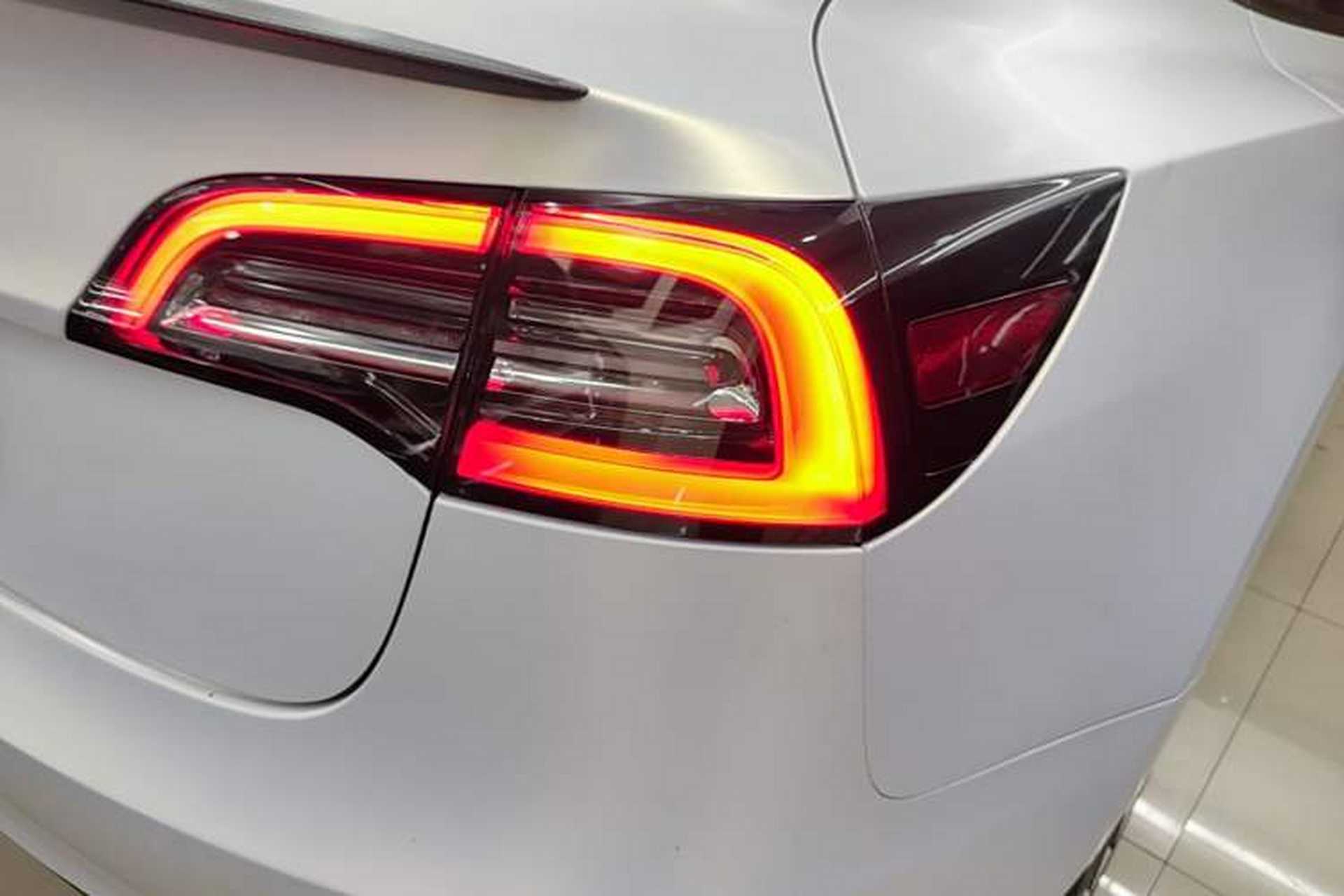 Used Tesla Model 3 2022 Performance High-Performance All-Wheel-Drive Version Right Rear Taillight
