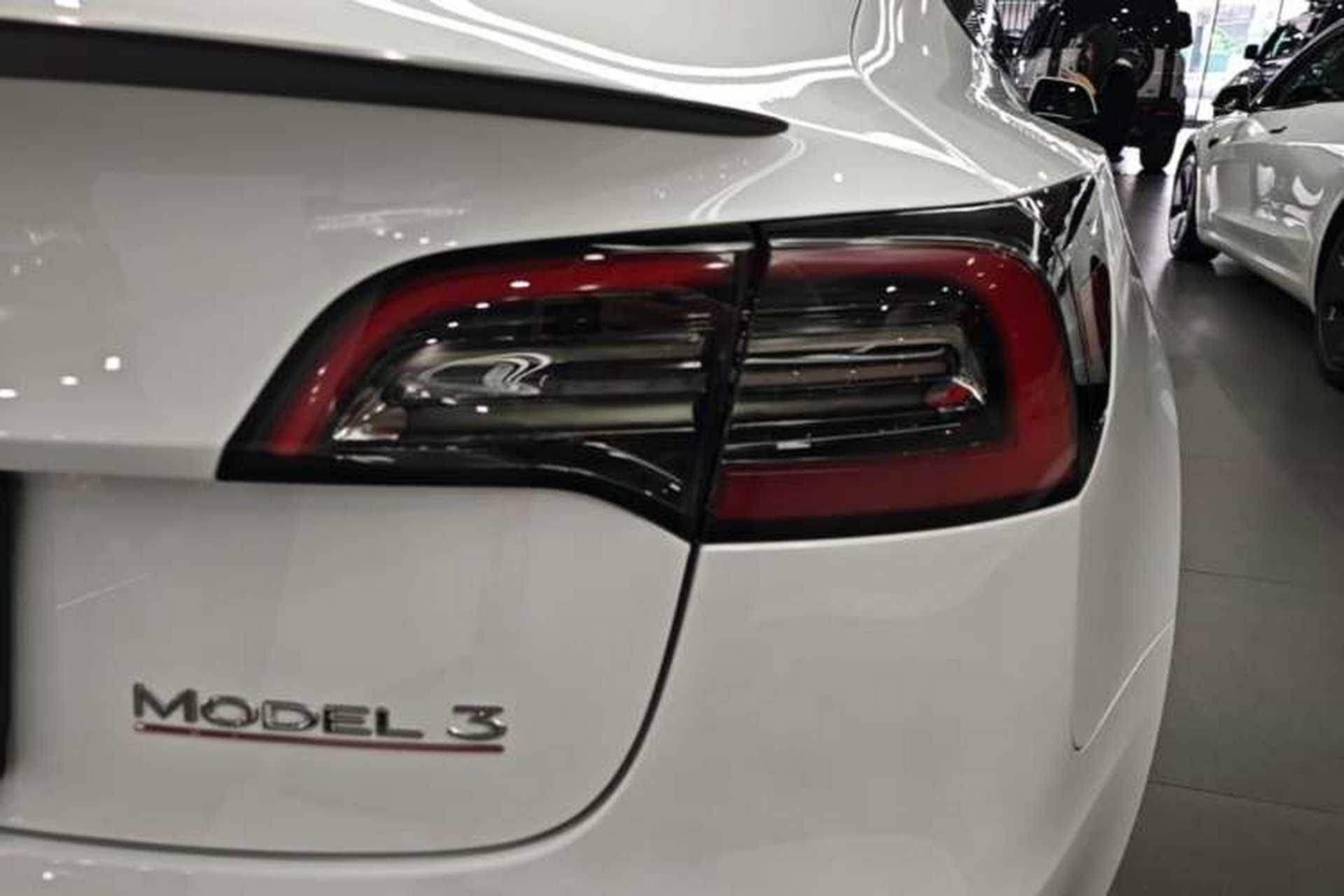 Used Tesla Model 3 2022 Performance High-Performance All-Wheel-Drive Version Right Rear Taillight